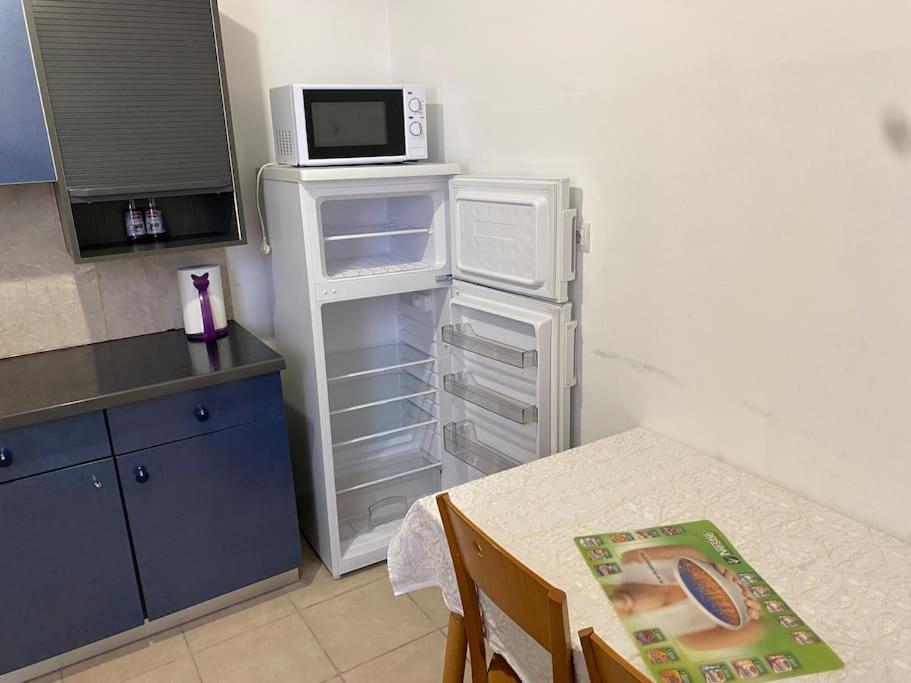Nefeli Β1 Apartment Thebes Bagian luar foto